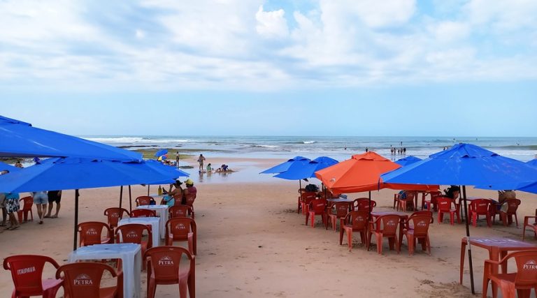 Praia-do-Surf-Itacimirim-Bahia